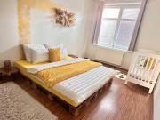 Yellow byt s terasou JAKO DOMA I MIMO DOMOV