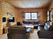 Tweed Log Cabin-Uk3479