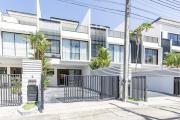 Townhouse 3bd with a patio