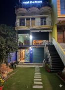 Hotel Blue Mooon