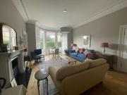 Victorian Apartment with car parking in driveway, Murrayfield