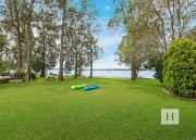 Top Mannering Park Top Mannering Park
