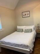 4 Bed, 2 bath, house near Weybridge