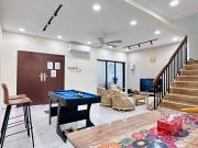 Balcony house JB Sentosa 12 Pax CIQ & Mid Valley