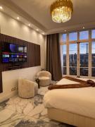 Magnifique Studio Champs Elysees Vue Tour Eiffel et Arc de Triomphe