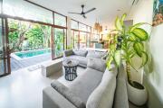 Villa Bayu 2BR Getaway 10 Mins to Finns & Atlas