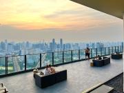 Top Sathani Khlong Tan