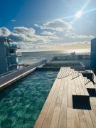 Le Romance rooftop piscine parking terrasse vue mer