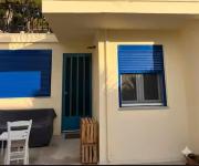 Stylish 2BR very close to the sea