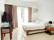 Affordable Stylish & Cozy Walk Up Condo Affordable Stylish & Cozy Walk Up Condo