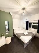 Central Parking, Perfect For Business Stays