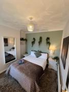 Cosy Bee Freemantle Solent Lodge Stylish Self Catering Smart Lock Close to City Centre Easy Access to Fawley