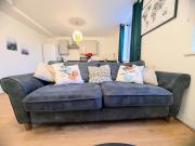 Central Southampton 2BR Work and Family Stay with Parking