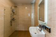 V296 Newly Renovated Pool Villa Sleeps 14 with BBQ
