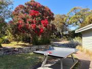 Top Binalong Bay