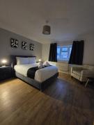 5BR 5BA House with Free Parking for Family and Corporate