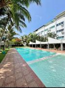 Lovely Beach Apartment with Pool B401