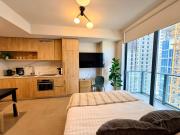 Stylish Downtown Miami Studio with Rooftop Pool