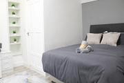 Modern Victoria Studio en-suite , Private Bath & Kitchenette, walk to Big Ben & Buckingham palace