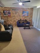 Top Kingscote