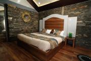 Top Chail