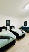 2-Bedroom Apartment with 1 Living Room Steps from Central Area