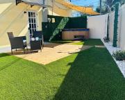 Cozy Private Studio with Jacuzzi Near Gulf Beaches