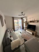 La Perle de Juan train station 400m away beach 9 min walk