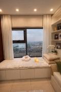 Luxury 1BR Apartment - Ocean Lake View - Vinhomes Ocean Park