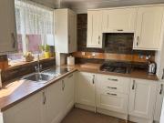 Cosy 2-bed semi-detached house by the lake