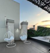 Large apartment in Almagro with a bed and an armchair bed