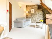 Top Llanfihangel-Bryn-Pabuan