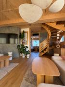 Luxury Mountain Villa with Hot Tub