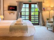 Top Llanfihangel-Bryn-Pabuan