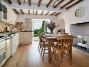4 Bed in Windermere oc-sz324