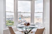 Stylish 2BR Apartment | Margate Beach & Old Town