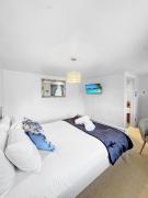 4 bedroom house Sleeps 8 Bottesford Amaya 22