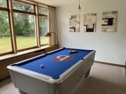 Spacious and stylish with games room, huge garden, peaceful surroundings