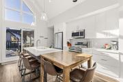 Cloudline Vista 3 BdrmTownhouse w Private Garage Views Pool Walk Downtown