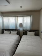 6-minute walk to Gwangalli Beach ,5-minute walk from Exit 1 of Gwangalli Station ,Cafe district , Popular spot ,Accommodation for 3 people