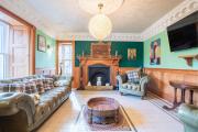 The Doune, Luxury Traditional Country House with hot tub