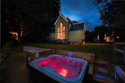 The Tabernacle, Design-led Converted Chapel with Hot Tub, Highland Perthshire