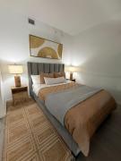 Luxury Downtown Miami Apartment Pool and Gym