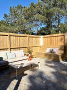 Modern Surf Cabin with privat courtyard