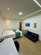 A Passos da Praia: Studio Moderno em Copacabana