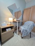 Cozy 1-BR Stay in Makati with Pool, Gym, WiFi, Netflix, Great Views