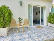 Sun & Palms - Bluebird Designer Apartment