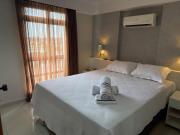 Flat em Hotel 4 Estrelas - Adress - 10 Andar - Vista para Avenida