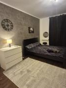 CityNest O5 Midnight Marble Suite