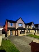 1 luxurious home in family home